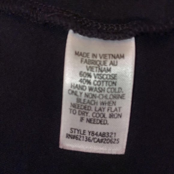 Vintage GUESS 1981 Beaded Gold Logo & Heart Print Black Knit Top Size M T-Shirt - Picture 11 of 11